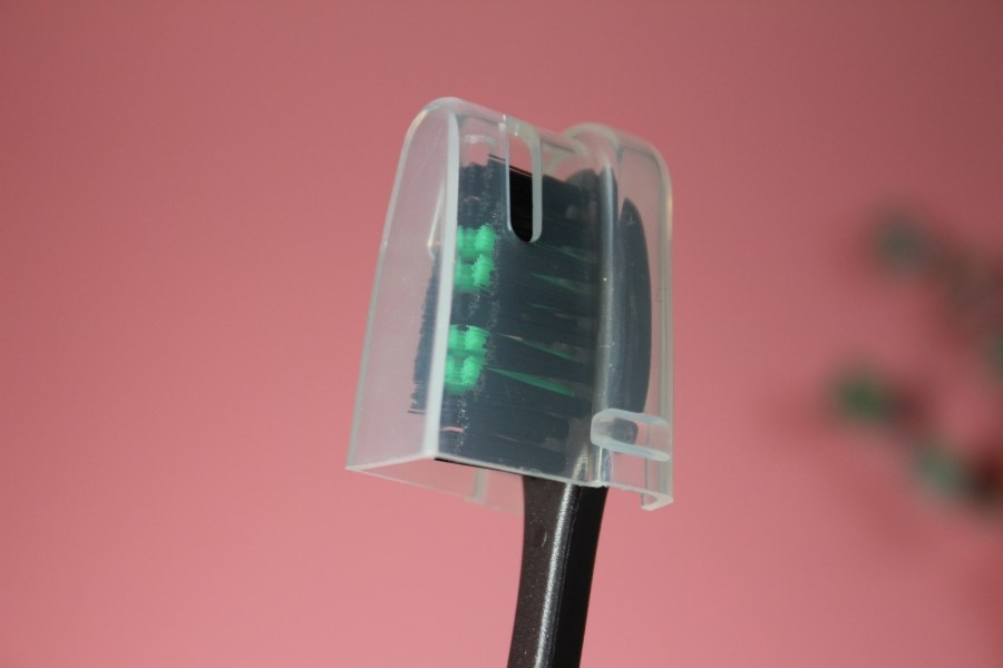 인체공학적인 그립감의 스위스 브랜드 메가스마일 칫솔 관련 이미지 24