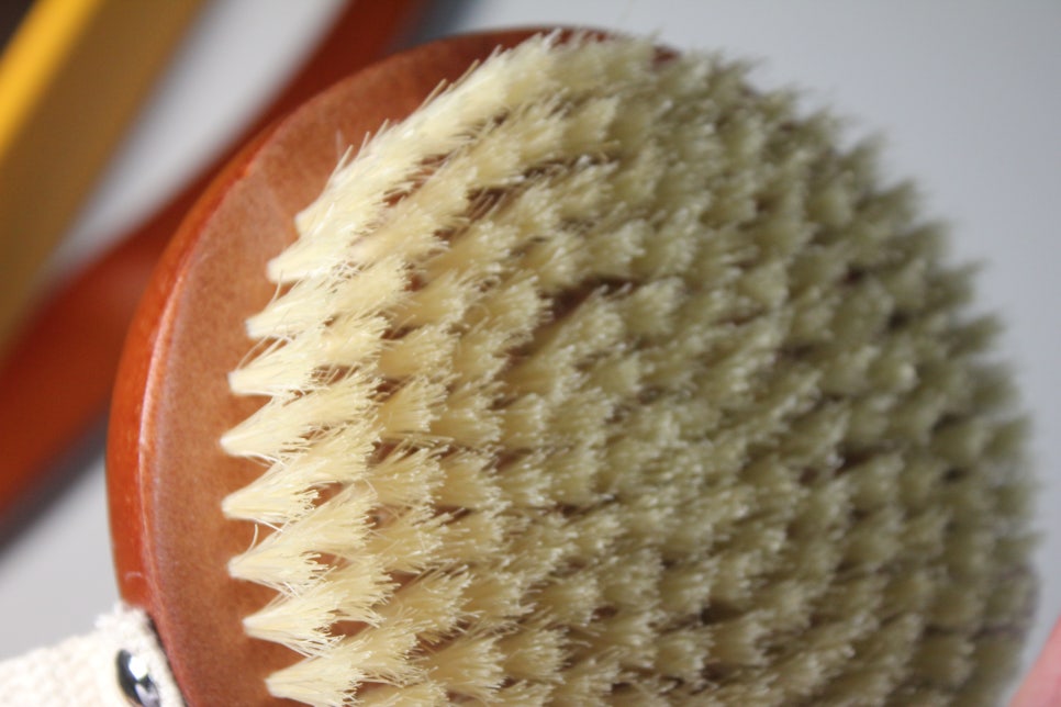 등드름에 대한 걱정을 해결해주는 아미니 바디브러쉬추천 관련 이미지 8