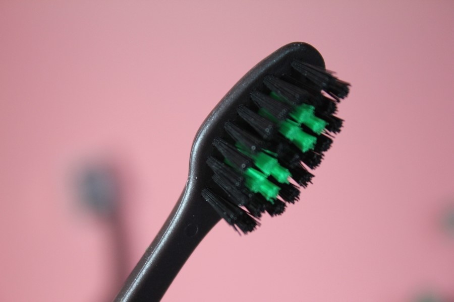 인체공학적인 그립감의 스위스 브랜드 메가스마일 칫솔 관련 이미지 19