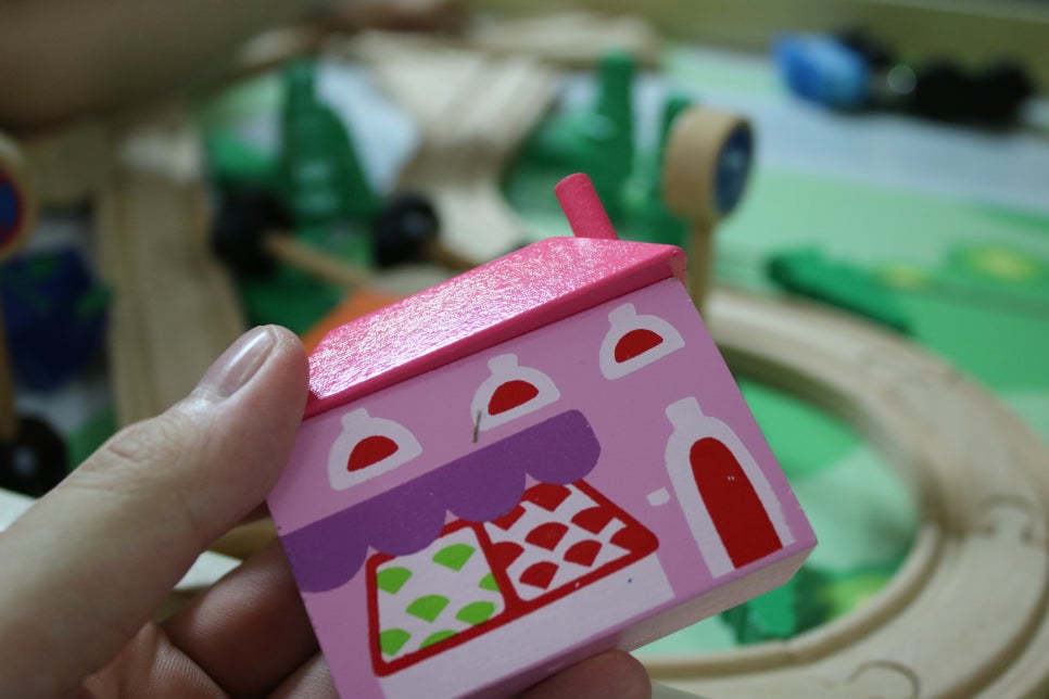 가성비 제대로 좋은 우토 원목 기차놀이 세트 관련 이미지 14