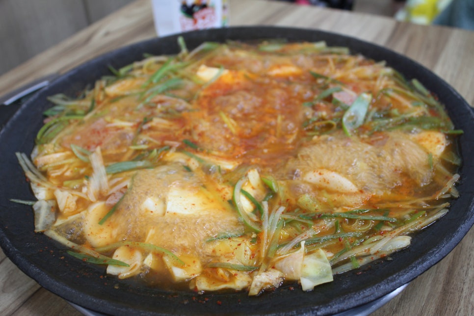 영통동맛집 무쇠가마솥에 끓여주는 이가부대찌개 관련 이미지 12