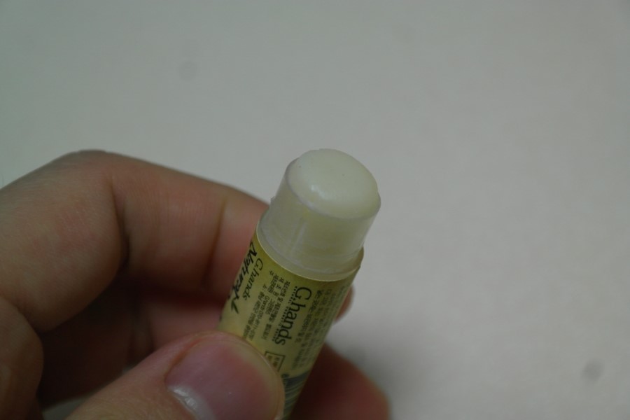 한번 바르면 오래 유지되는 촉촉한 입술 천연립밤 관련 이미지 3