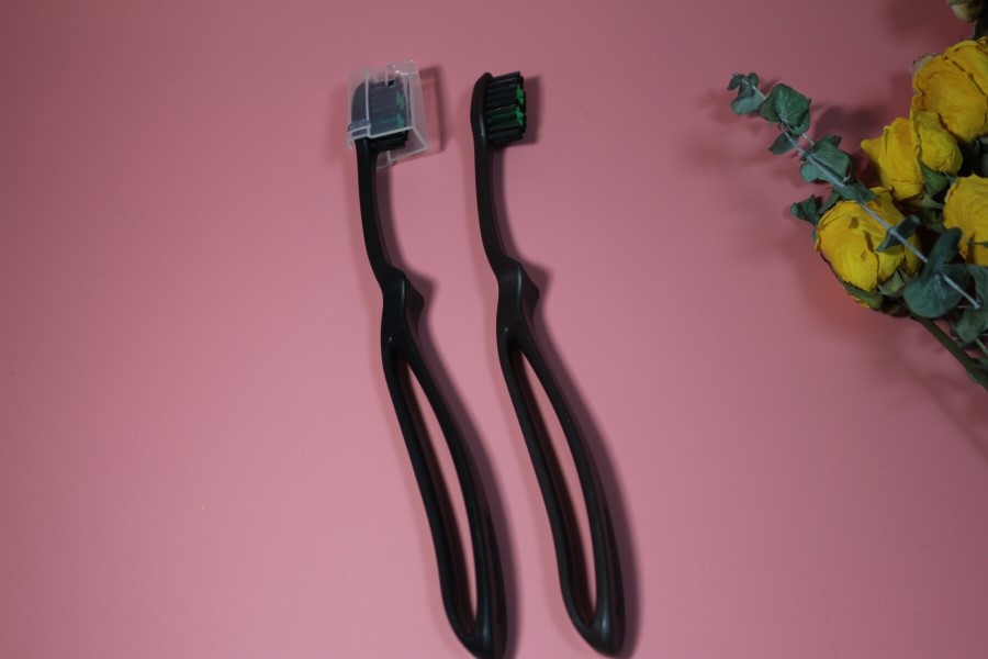 인체공학적인 그립감의 스위스 브랜드 메가스마일 칫솔 관련 이미지 13