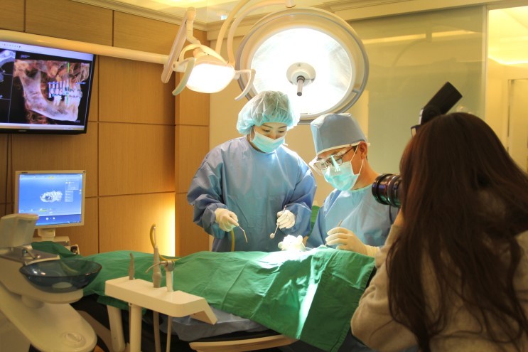 헬스조선 인터뷰_손병섭원장님_에스플란트치과병원 관련 이미지 2