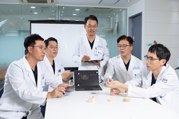 [안전하고 빠르고 오래가는 임플란트] 치료기간 12개월 너무 길죠? 관련 이미지 4