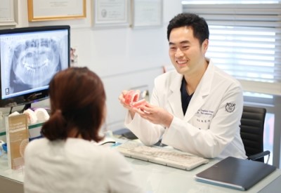 임플란트, 3D CT 가상수술 후 잇몸 최소 절개로 합병증 줄여 관련 이미지 7