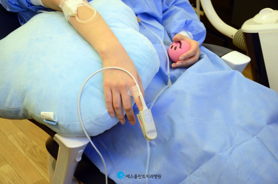 수면마취 임플란트, 편안하게 치료받으세요. – 에스플란트치과병원 관련 이미지 6