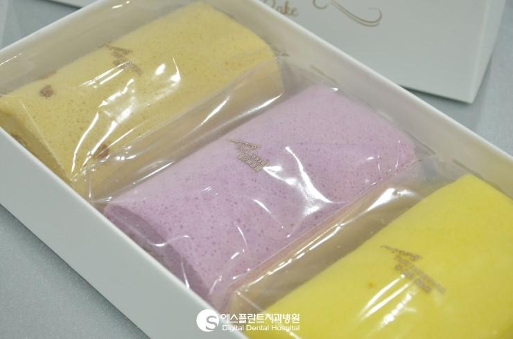 [에스플란트치과병원]담당주치의이정택원장님앞으로빵을보내주 셨어요~! 관련 이미지 2