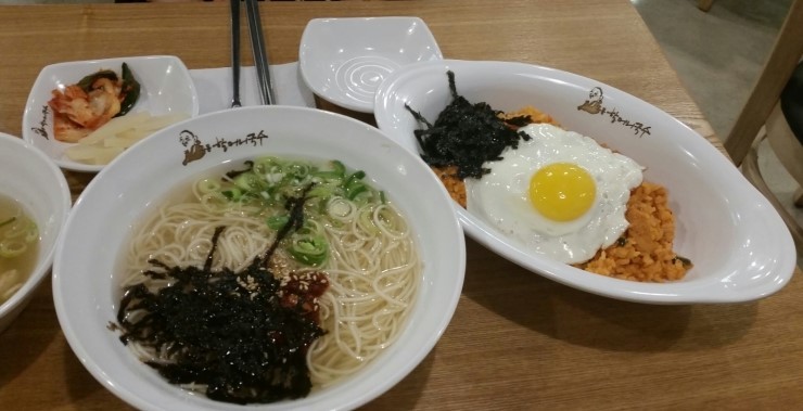 [서울 가볼 만한 곳] 프로듀사 촬영지 LED 장미로 유명한 동대문 DDP 장미정원에 다녀왔어요! 관련 이미지 4