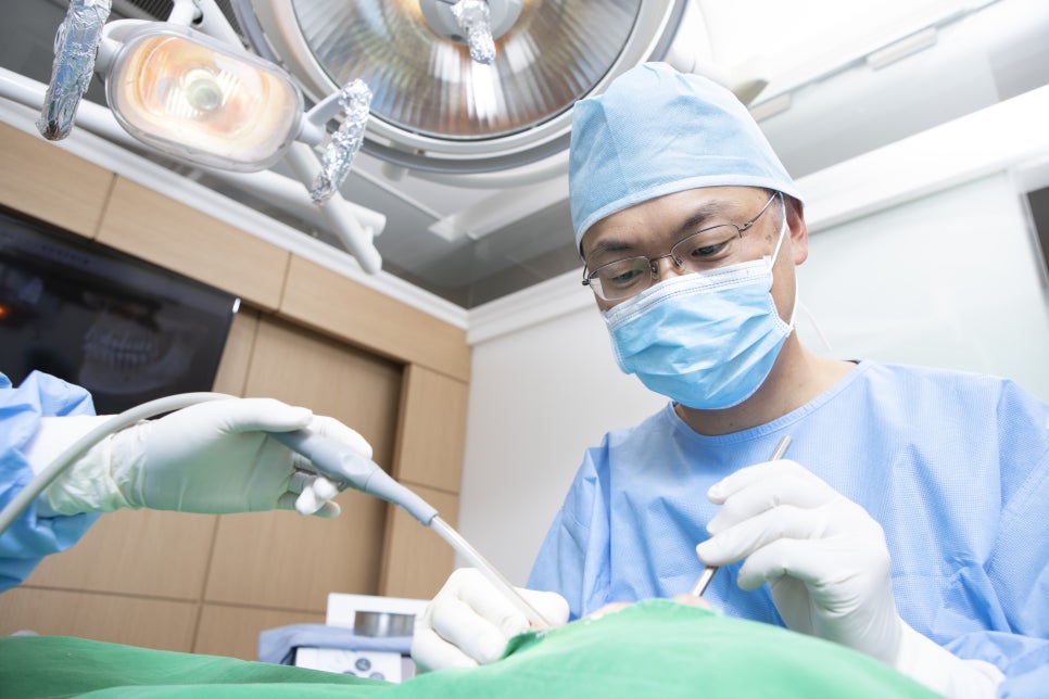 치조골이식술 뼈를 채워 단단한 임플란트 만들자 관련 이미지 8