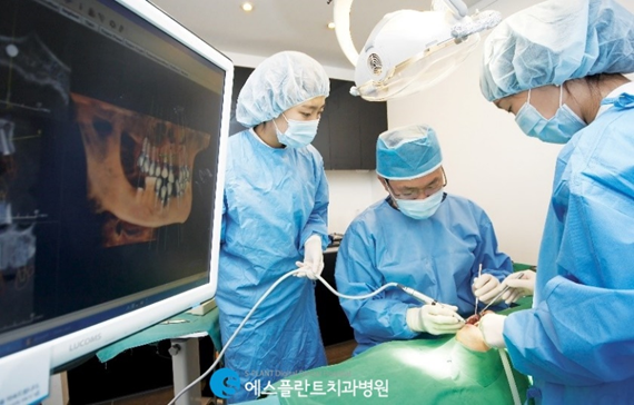 임플란트 수술 후 임플란트주위염 증상이 있다면? 관련 이미지 1