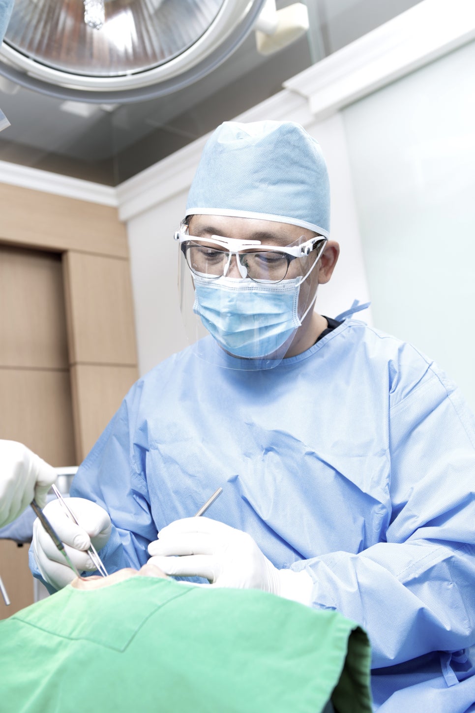 임플란트 수면마취 치료의 완성도는 높이고 부담은 낮추고 관련 이미지 5