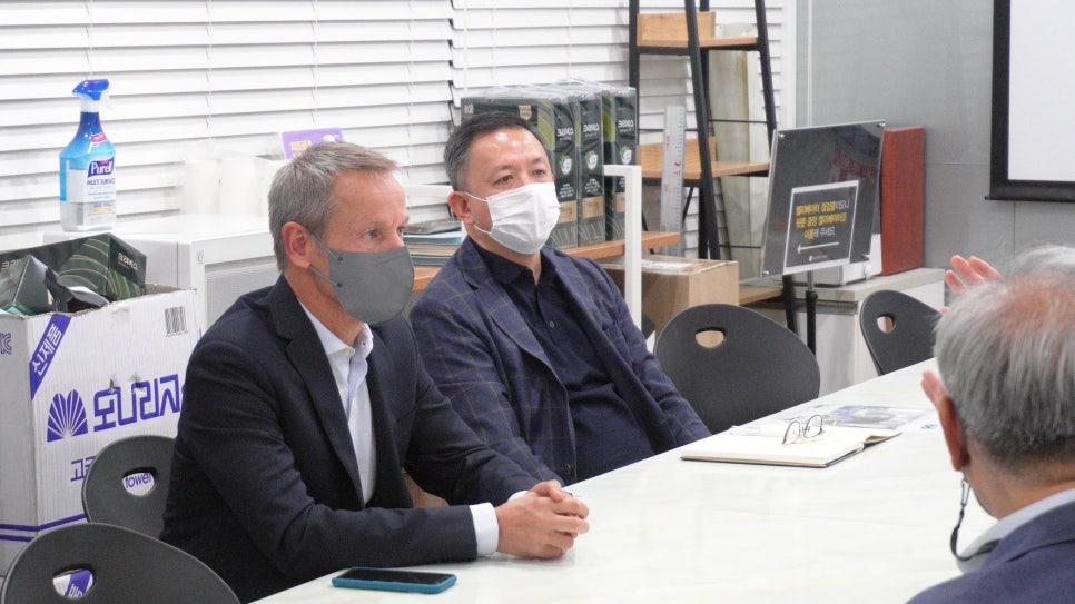 스트라우만 본사에서 에스플란트 치과병원에 방문하였습니다! 관련 이미지 2