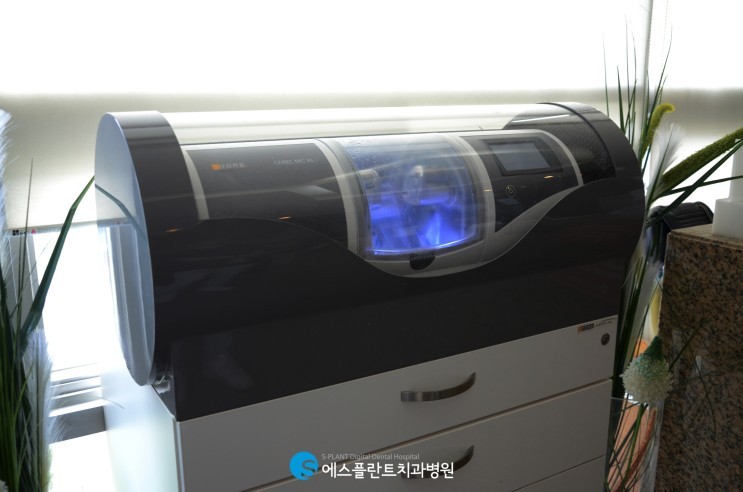 정확한 진단과 안전한 임플란트 수술+상부보철을 위한 첨단 장비 관련 이미지 6