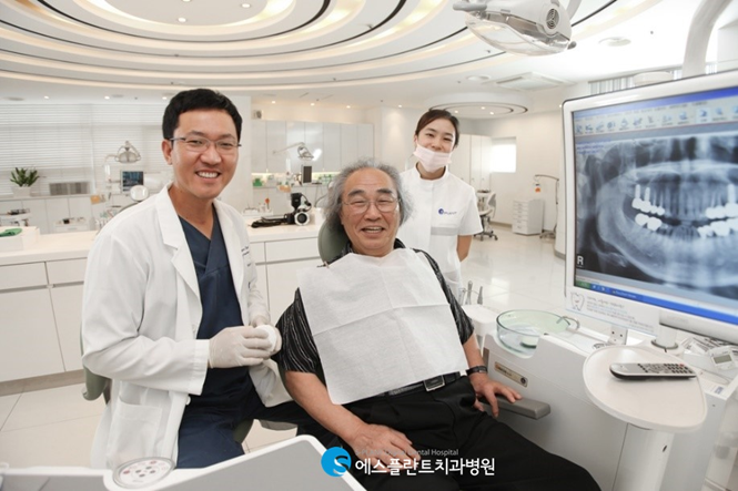 임플란트vs틀니 어떤 차이점과 장단점이 있을까요? 관련 이미지 1