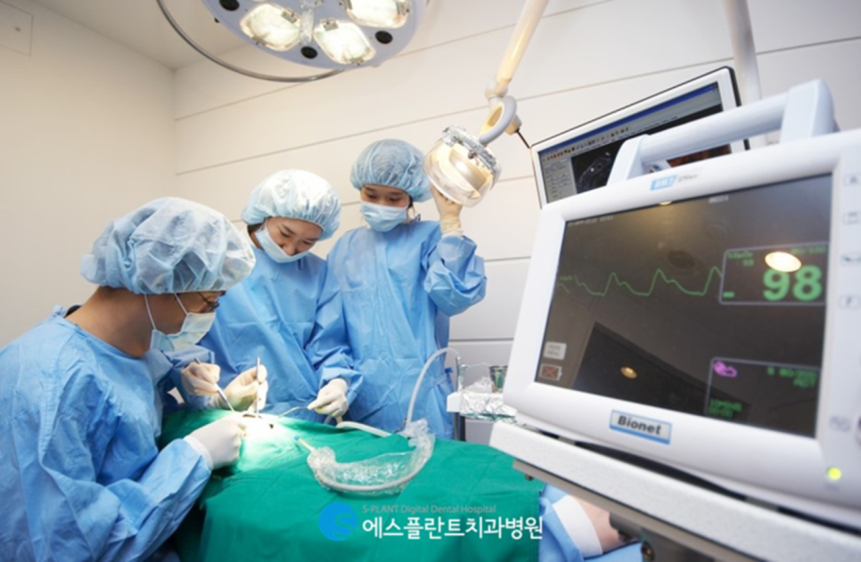 압구정로데오역 발치 후 즉시 임플란트 식립 잘하는 치과, 에스플란트 치과병원 관련 이미지 5