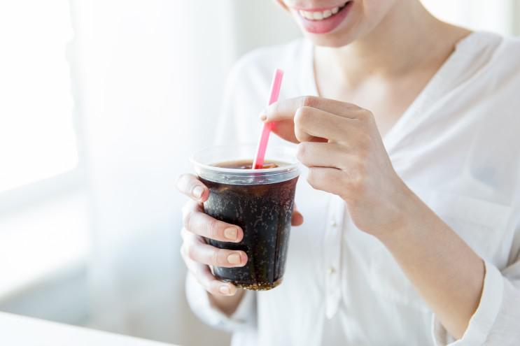 탄산음료가치아에안좋다고요?치아가상하지않게탄산음료를먹는 법! 관련 이미지 4