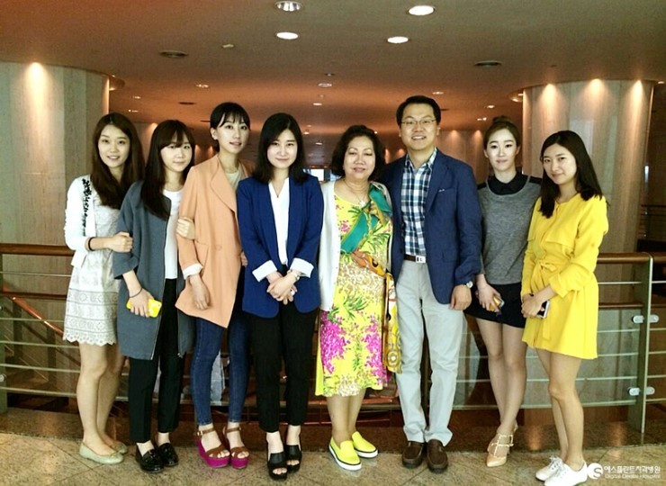 [임플란트치과병원] 에스플란트치과병원 백상현 원장님께 임플란트시 술을 받으신 박용은님과 함께&hearts; 관련 이미지 1