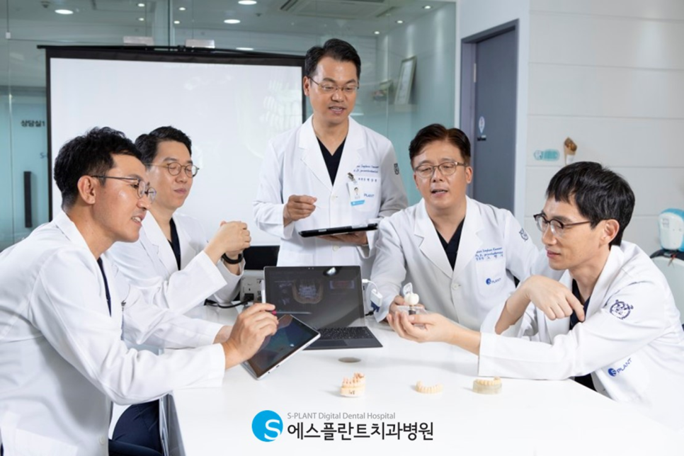 앞니 임플란트 잘하는 강남 에스플란트치과병원에서 내 치아처럼! (feat. 지르코니아 심미 임플란트 보철물) 관련 이미지 7