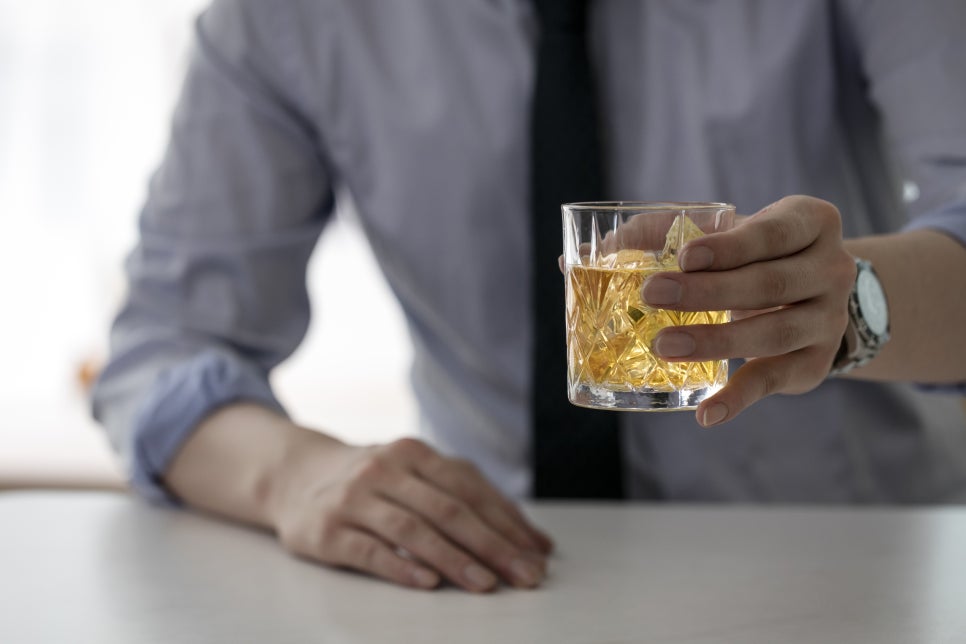 임플란트 후 언제부터 술 마셔도 되나요? [에스플란트 치과병원] 관련 이미지 5