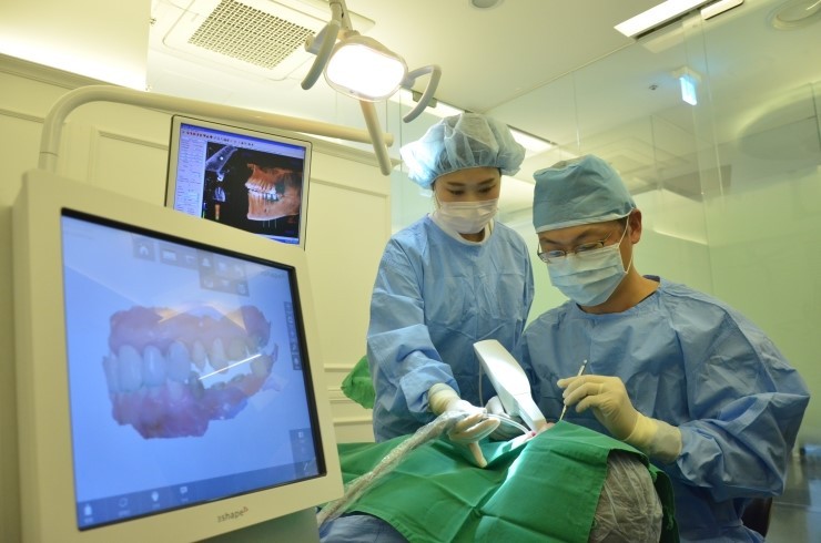 [청담동임플란트] 어금니 임플란트, 어금니 임플란트 해야 하나요? 관련 이미지 1