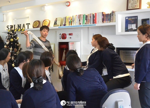 [치과병원인증제] 에스플란트치과병원 소방교육 옥내 소화전 사용방 법 관련 이미지 2