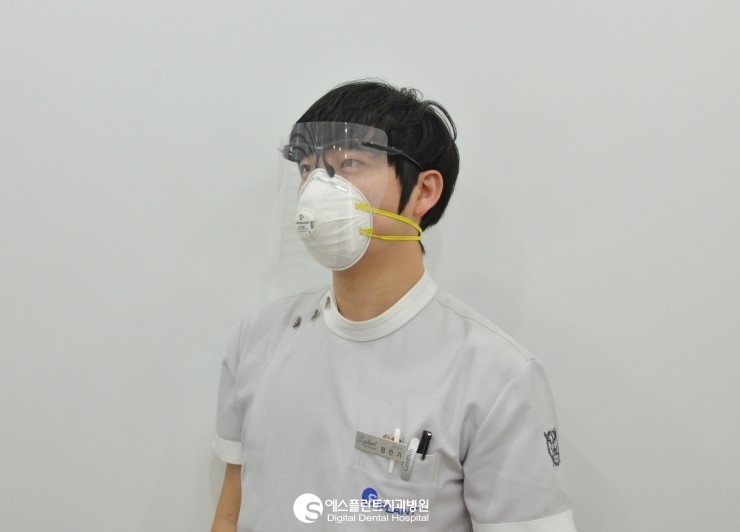 [치과병원 감염관리] 감염장비 "방호복과 마스크 착용"으로 철저한 감염 관리를 하고 있어요! 관련 이미지 8