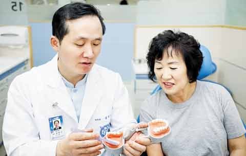 커피 마신 직후 양치질 금물… 입 마르지 않게 물 자주 마셔야 관련 이미지 3