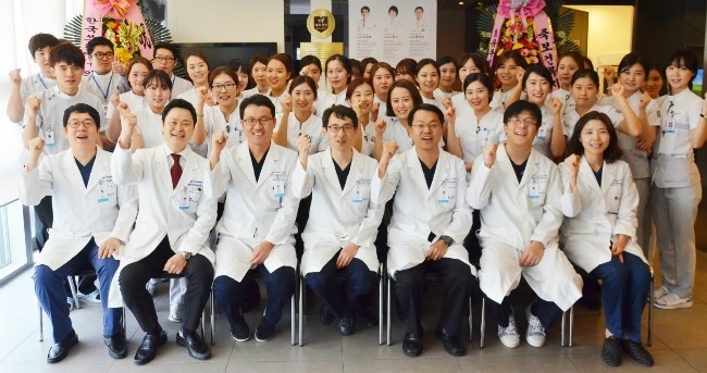 모의수술과 가이드를 통한 임플란트 치료 관련 이미지 1