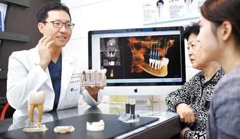 내 치아, 뼈 이식재로 재활용… "뽑은 뒤 버리지 마세요" 관련 이미지 1