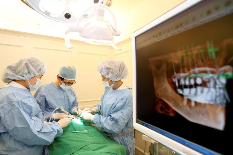 임플란트재수술? 검증된 의료진 강남임플란트 에스플란트치과병원 관련 이미지 4