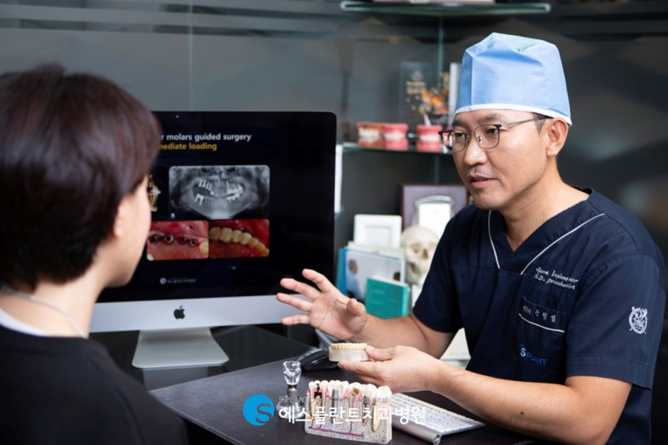 저작기능의 핵심, 어금니 임플란트 식립에는 압구정 에스플란트 치과병원의 가이드 임플란트 관련 이미지 4
