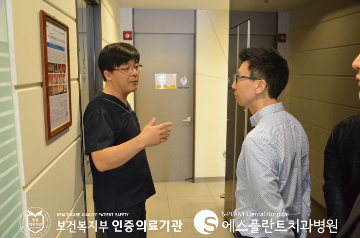 [에스플란트치과병원] 3차원 스캐너 전문 기업 메디트(MEDIT) 대표님 께서 에스플란트치과병원을 방문하셨습니다. 관련 이미지 4