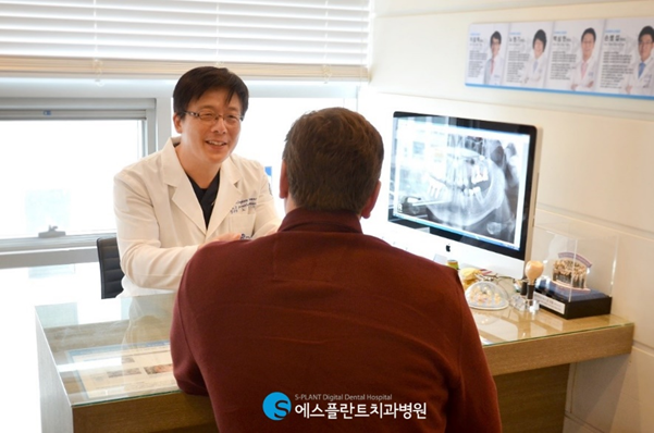 치아를 잃게 되는 대표적인 원인 만성치주염 관련 이미지 1