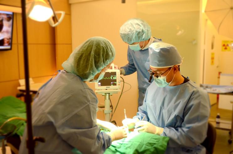임플란트재수술? 검증된 의료진 강남임플란트 에스플란트치과병원 관련 이미지 12