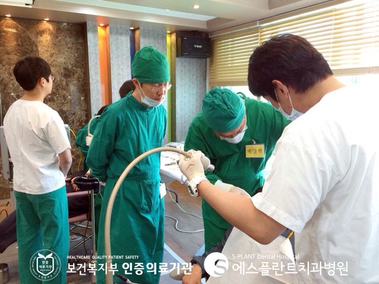 [의료봉사] 한국구라봉사회 활동으로 24년째 사랑의 인술을 베푸시는 에스플란트치과병원 백상현 원장님 관련 이미지 3