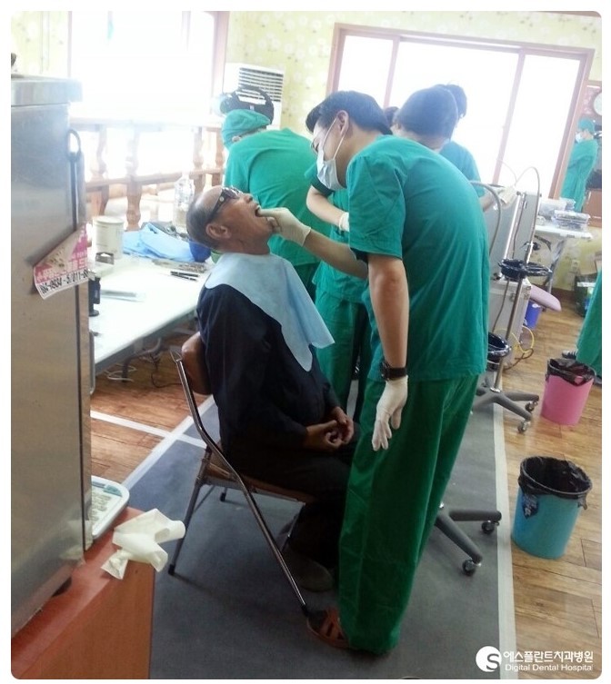 [에스플란트치과병원/노인임플란트] 한국 구라봉사회 의료봉사를 다녀 오신 백상현 원장님 관련 이미지 2