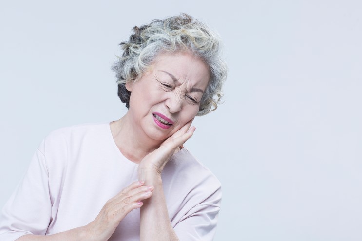 임플란트 심었다고 끝이 아닙니다! 에스플란트치과병원에서 전하는 임 플란트 주의사항 관련 이미지 3