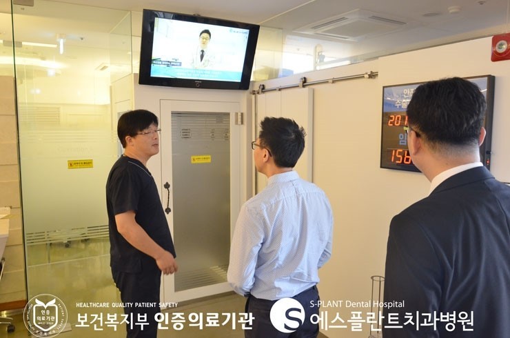 [에스플란트치과병원] 3차원 스캐너 전문 기업 메디트(MEDIT) 대표님 께서 에스플란트치과병원을 방문하셨습니다. 관련 이미지 3
