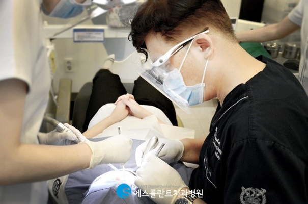 임플란트 재수술 원인1위, 임플란트 주위염! 관련 이미지 1