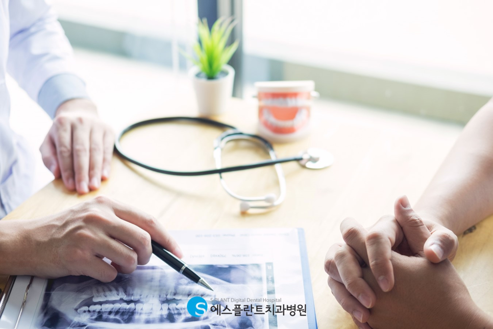 청담에서 임플란트 부작용 걱정 없이 수술받는 방법 관련 이미지 4