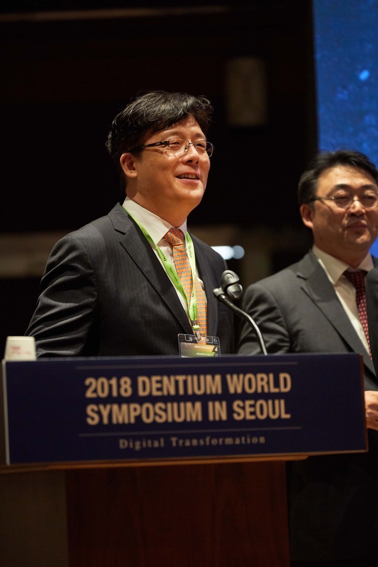 2018 덴티움 월드 심포지엄 in 서울_ 에스플란트치과병원 노현기원장 님 관련 이미지 6