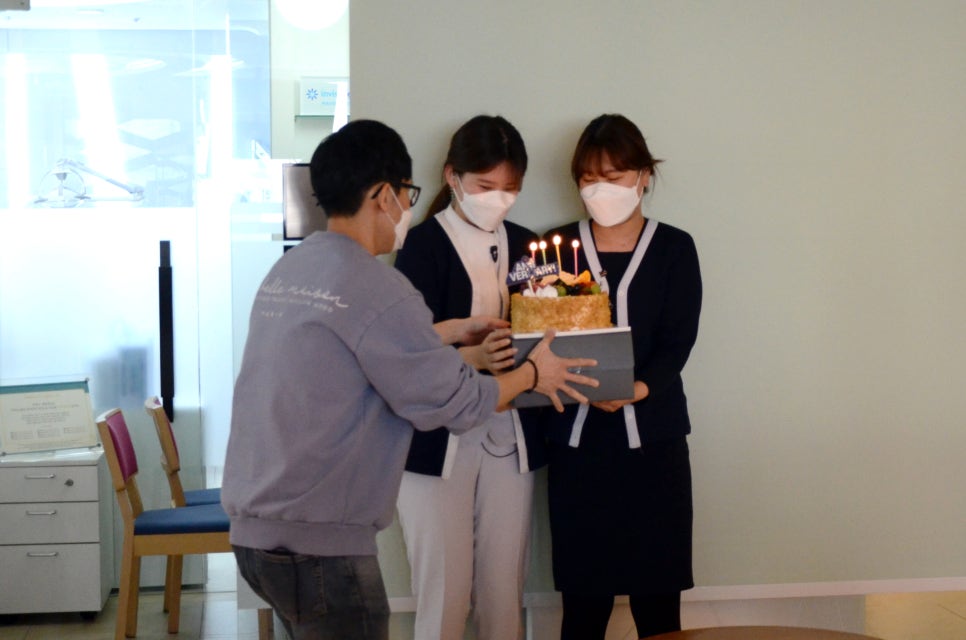 에스플란트치과병원 4월 월례조회 관련 이미지 8