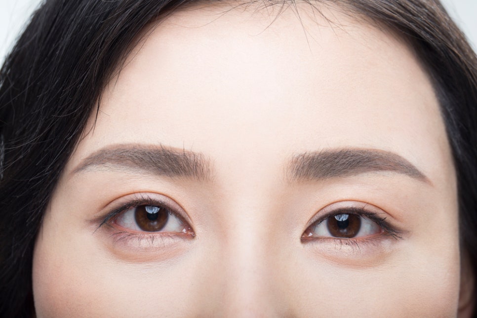 Types and Effects of Forehead Lifting at a Naebang-dong Dermatology Clinic: How to Lift the Forehead Without Surgery image 1