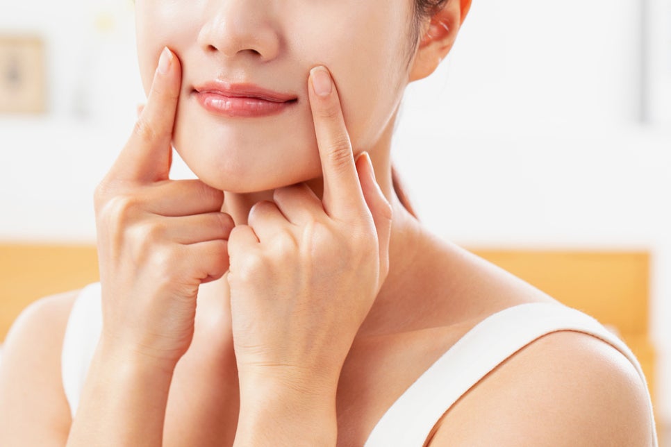 사당역 피부과 피부 탄력 레이저 나이 들수록 처지는 피부 속부터 채워야 해요 관련 이미지 1