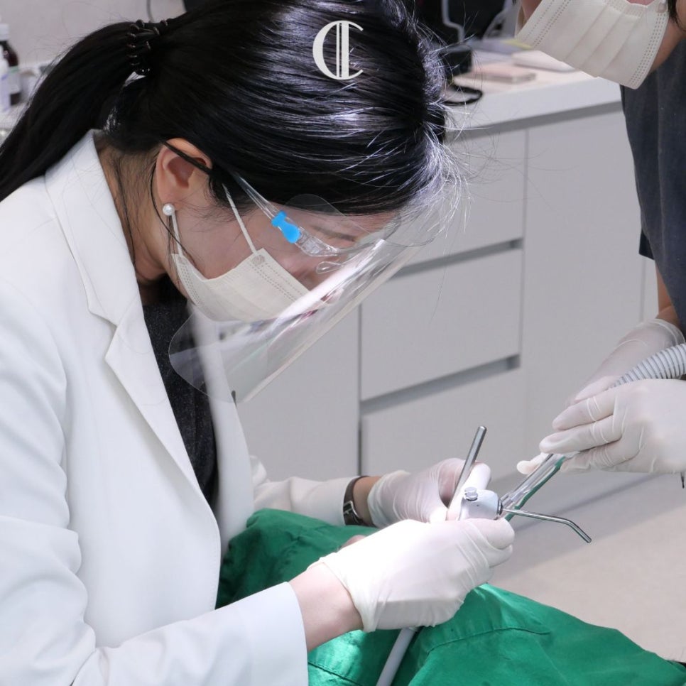 벌어진 앞니 교정 나비치아 라미네이트 가능할까? <클레어치과의원> 관련 이미지 13