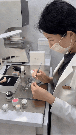 벌어진 앞니 교정 나비치아 라미네이트 가능할까? <클레어치과의원> 관련 이미지 3