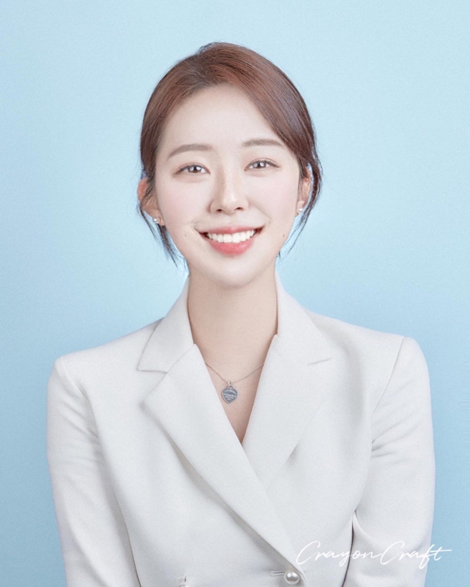 Natural-looking Double Eyelid Surgery at Apgujeong Seoul Plastic Surgery image 2