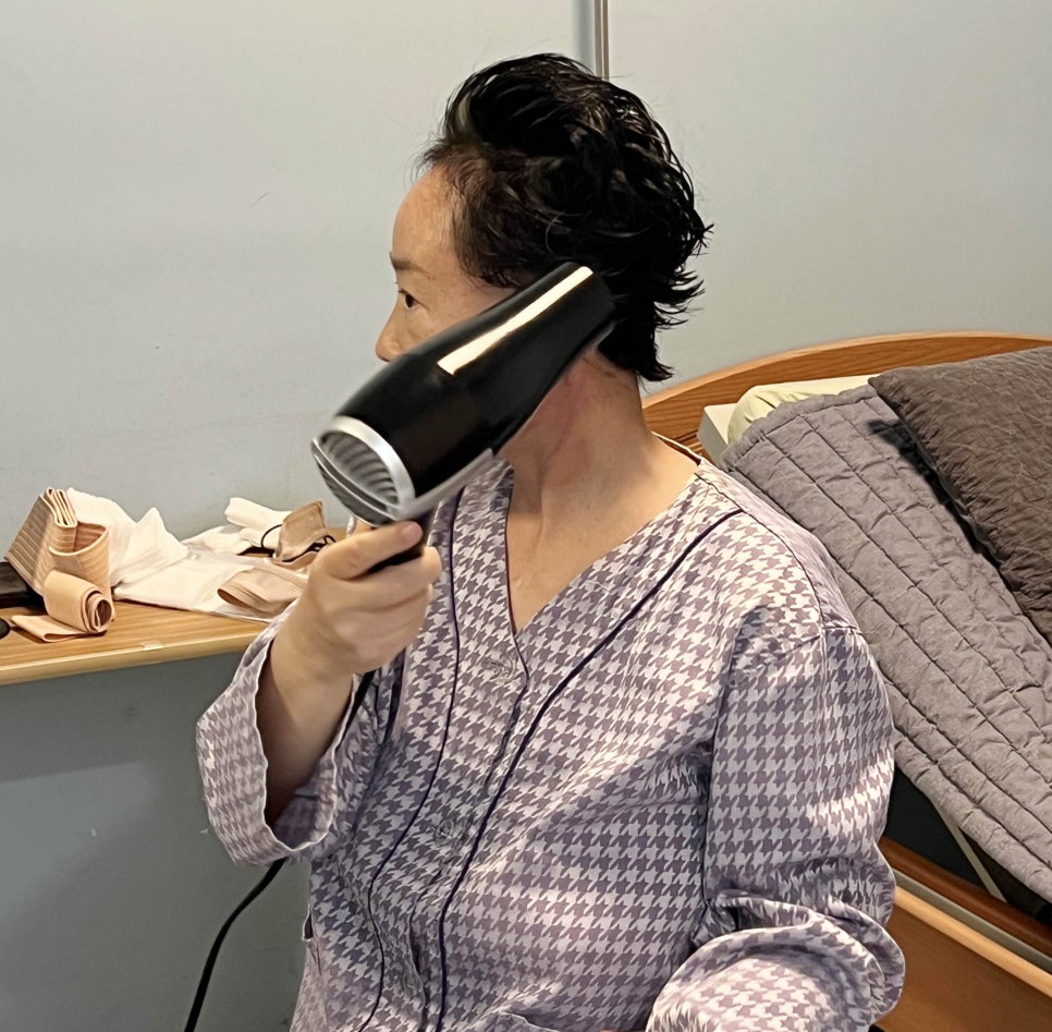 [Again, Youth Project] Consultation and Surgery Review of a Face Lift + Neck Lift in Your 60s ② image 8