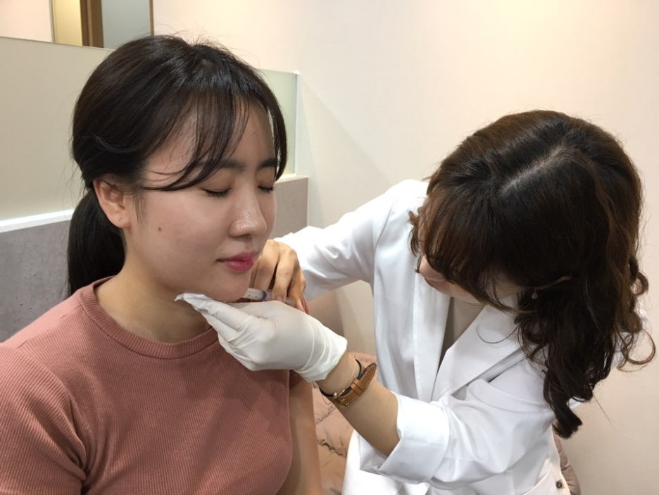 [홍대피부과] 이중턱순삭패키지로 이중턱을 지우자! 관련 이미지 6